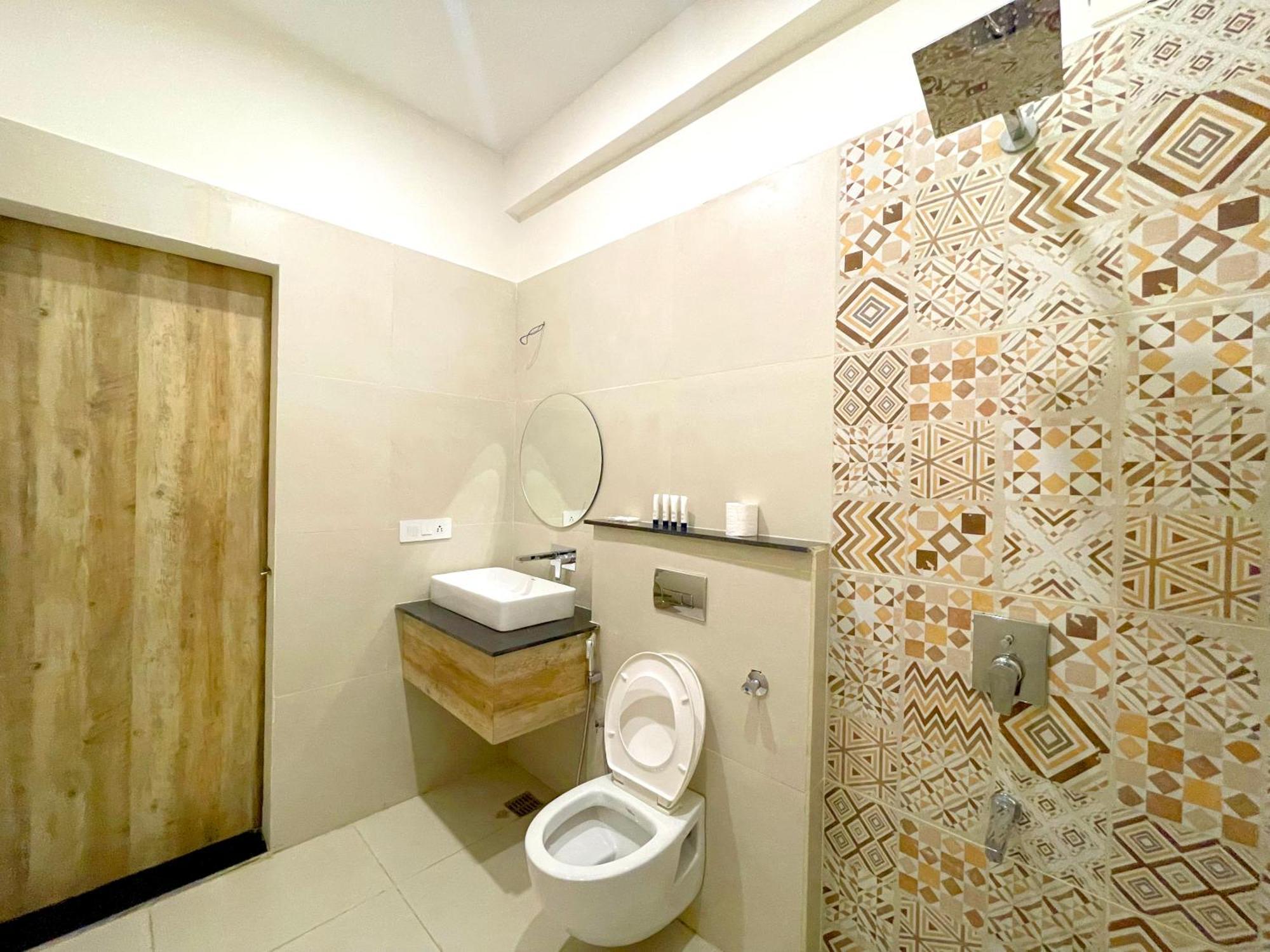 Onehouse Resort Lansdowne Ngoại thất bức ảnh
