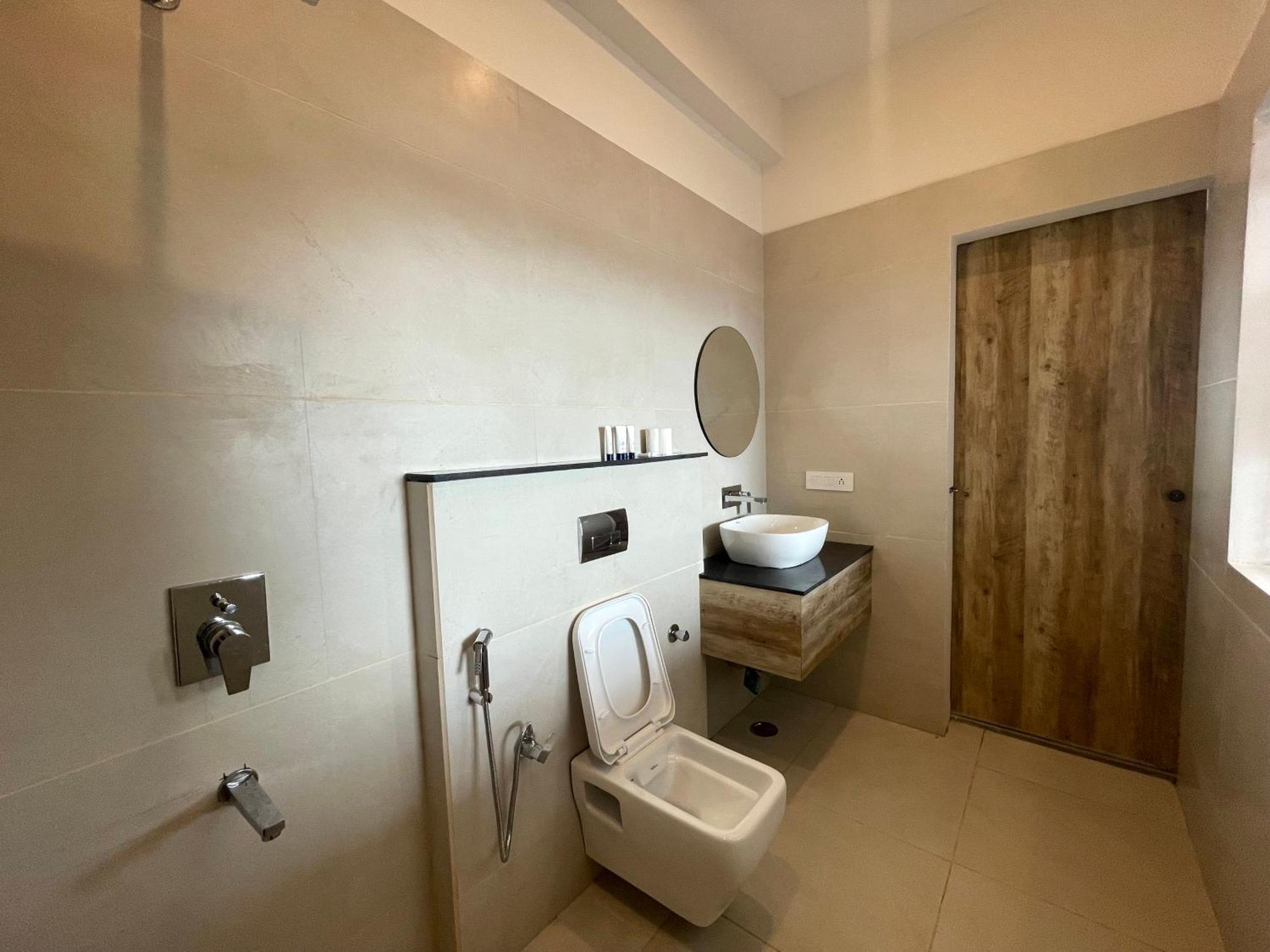 Onehouse Resort Lansdowne Ngoại thất bức ảnh